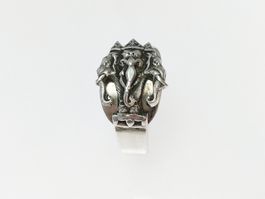 Silberring mit Design des Elefantengott Erewan