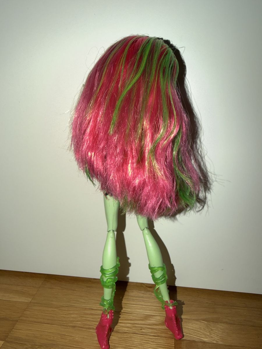 Bambole: Venus McFlytrap Zombie Shake Doll (2014) – Usato da Emmen venduto da myaauser 1