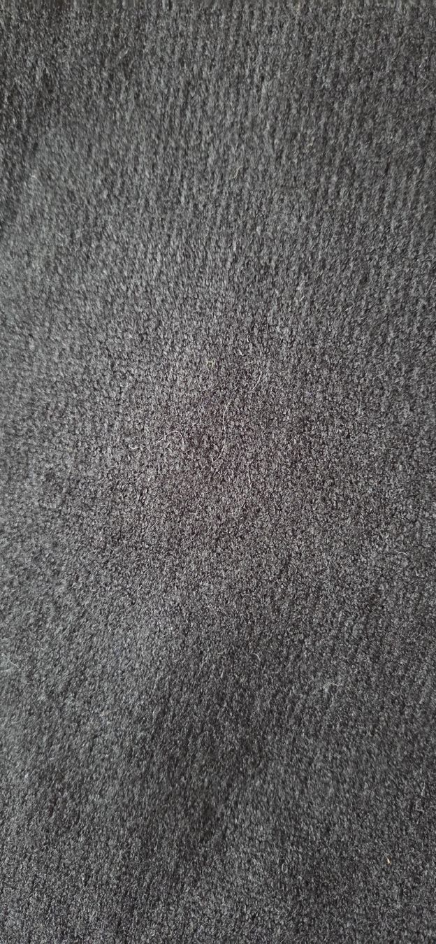 Pullover & Sweatshirts: Schwarzer Strickpullover mit speziellen Nadeln – Gebraucht aus Busswil BE von Angy1974 4
