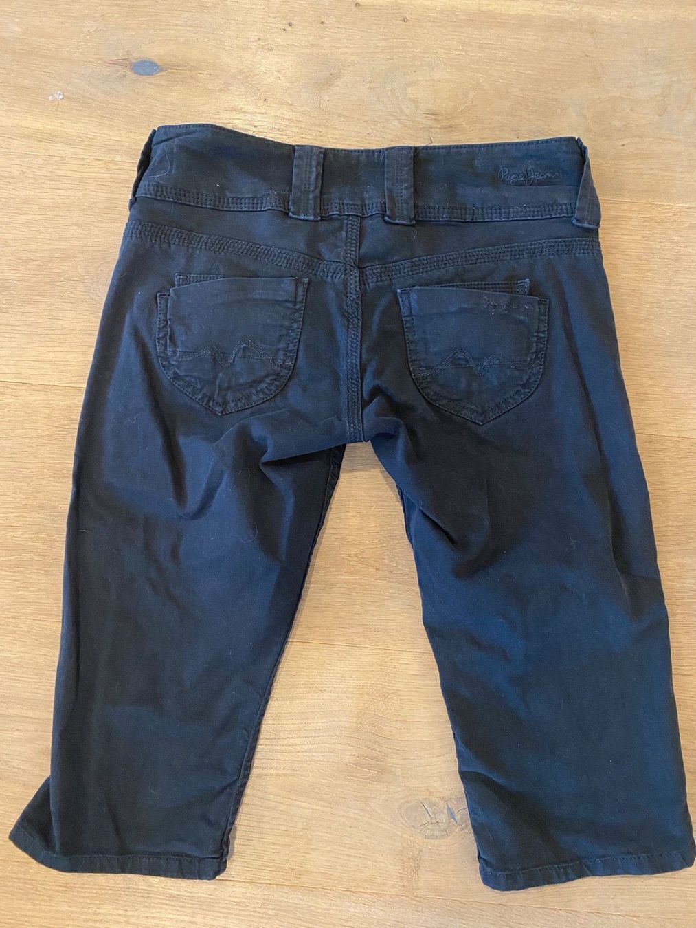 Pepe Jeans Jeans: Pepe Jeans Venus Crop 25 – Gebraucht aus Neftenbach von Sunnystreet