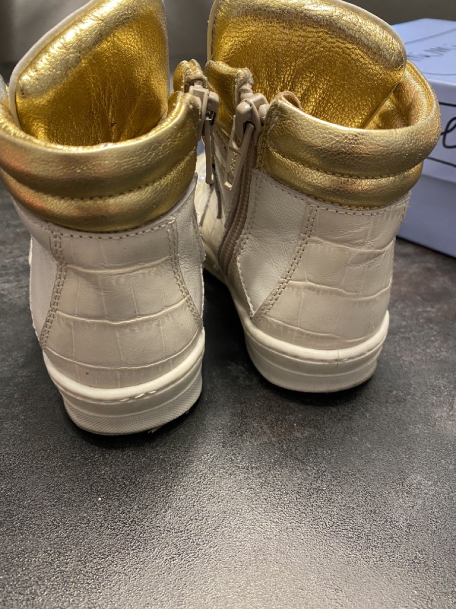 Scarpe per ragazze: Schuhe Mädchen Grösse 24 – Usato da Rapperswil SG venduto da nina_201306 2