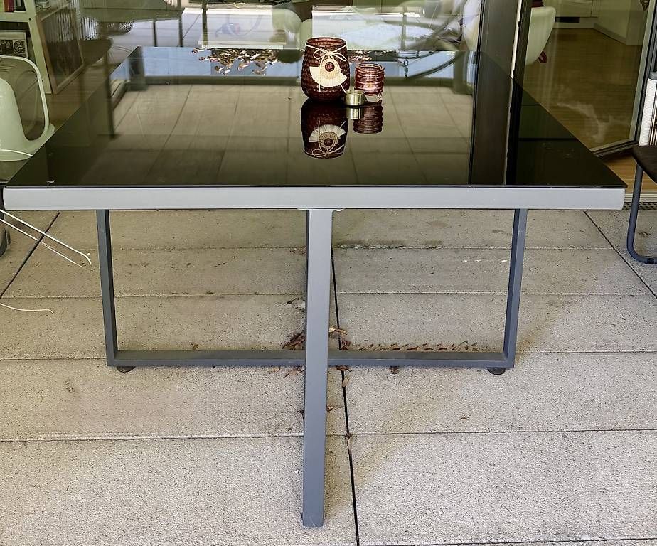 Tavoli: GRATIS Glass Top Black Outdoor Table – Usato da Jona venduto da amy_pjw 1