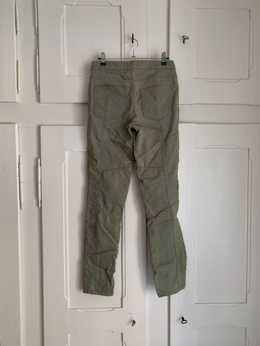 H&M Jeans: Jeans olivgrün - 36 – Usato da Zürich venduto da Diazaio 2