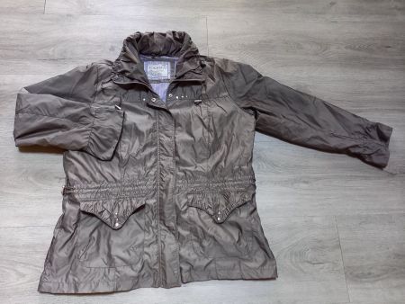 Elegante, leichte Jacke  46