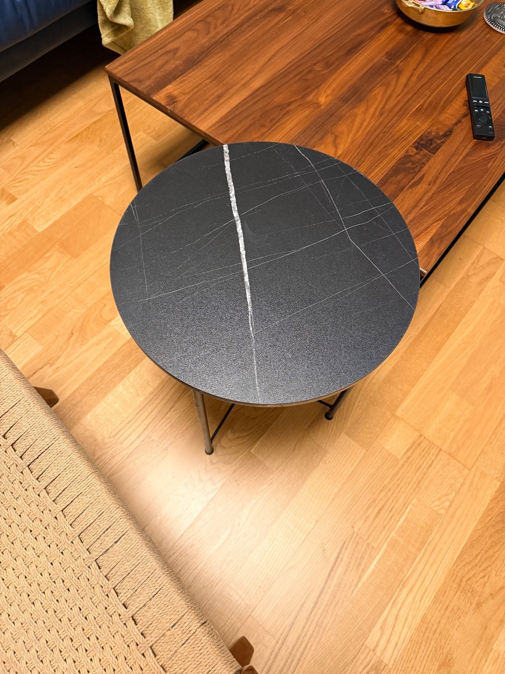 Tavoli: Beistelltisch schwarz rund 40 cm – Usato da Solothurn venduto da NUVICO 1