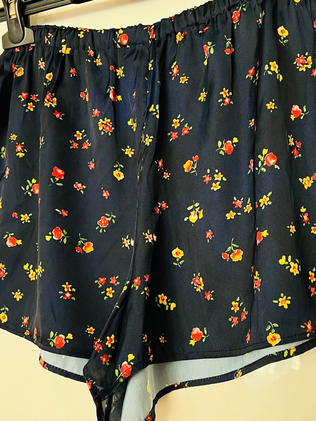 Zara Pantaloni: Kurzehosen von Zara – Usato da Tagelswangen venduto da fireiceprincess 3