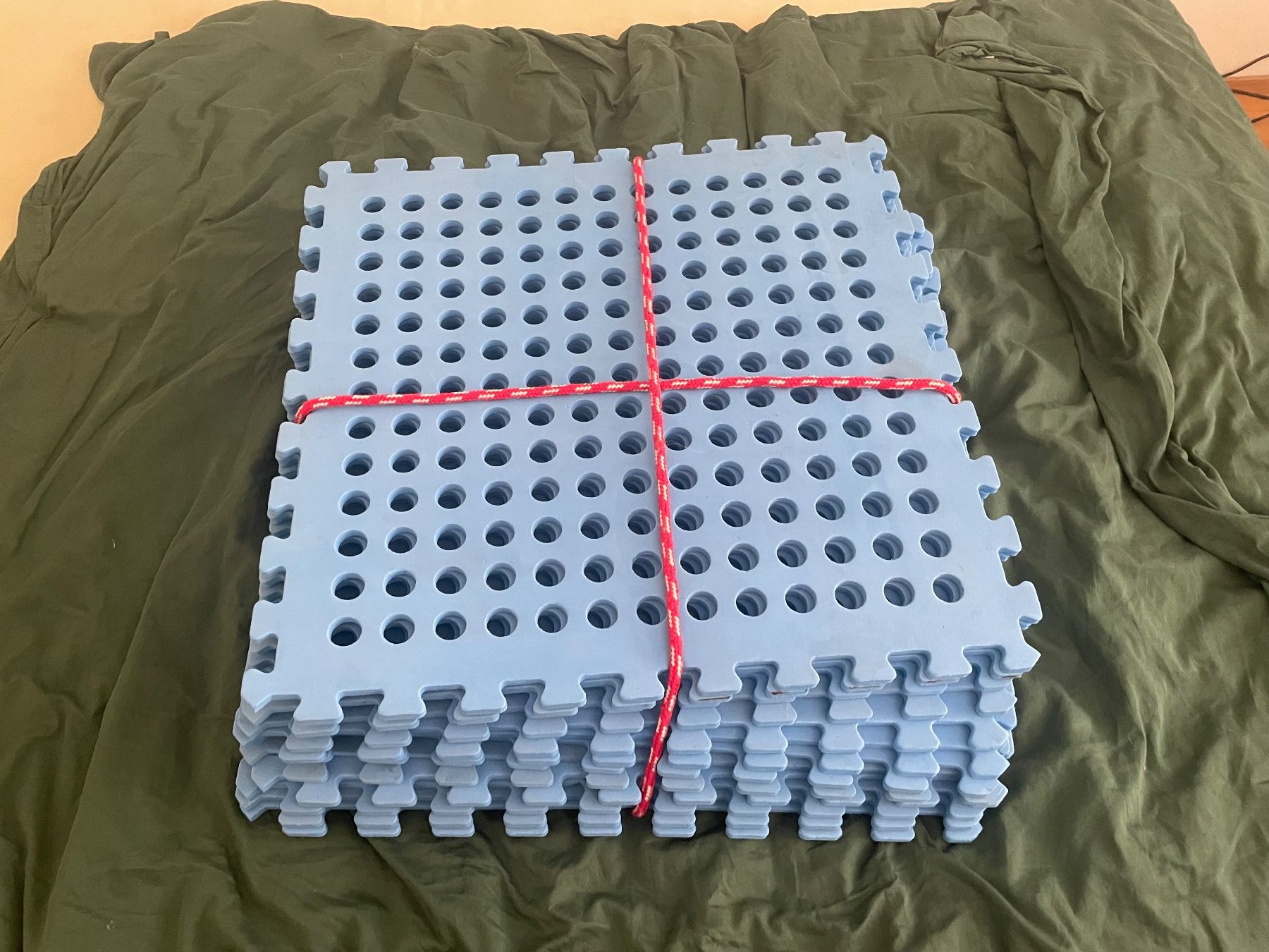 Bodenmatten: Puzzlematten blau 12 Stk neuwertig – Gebraucht aus Wangen b. Olten von Skywalker70