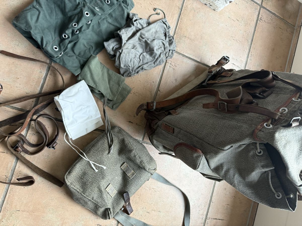 Schweizer Armee Zaini: Vintage Militär Rucksack – Usato da Horriwil venduto da Carrera68 3