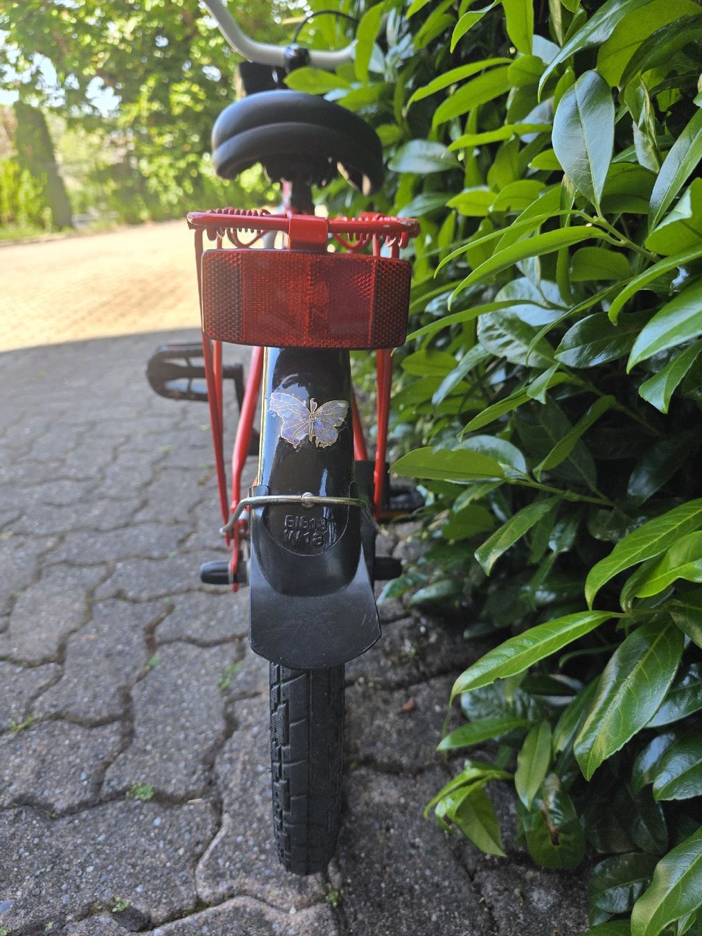 Vélos: Rotes Kinderfahrrad  – D'occasion à Niederscherli par Pemela 2
