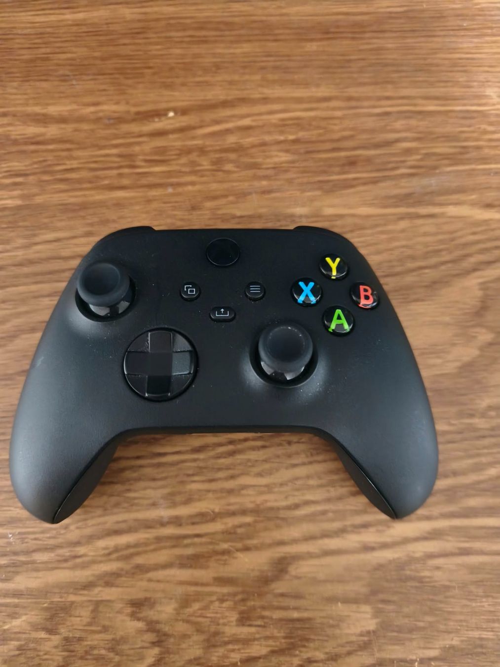 Microsoft Controller: Microsoft Xbox Wireless Controller - Schwarz – Usato da Arbon venduto da Atlan_1223