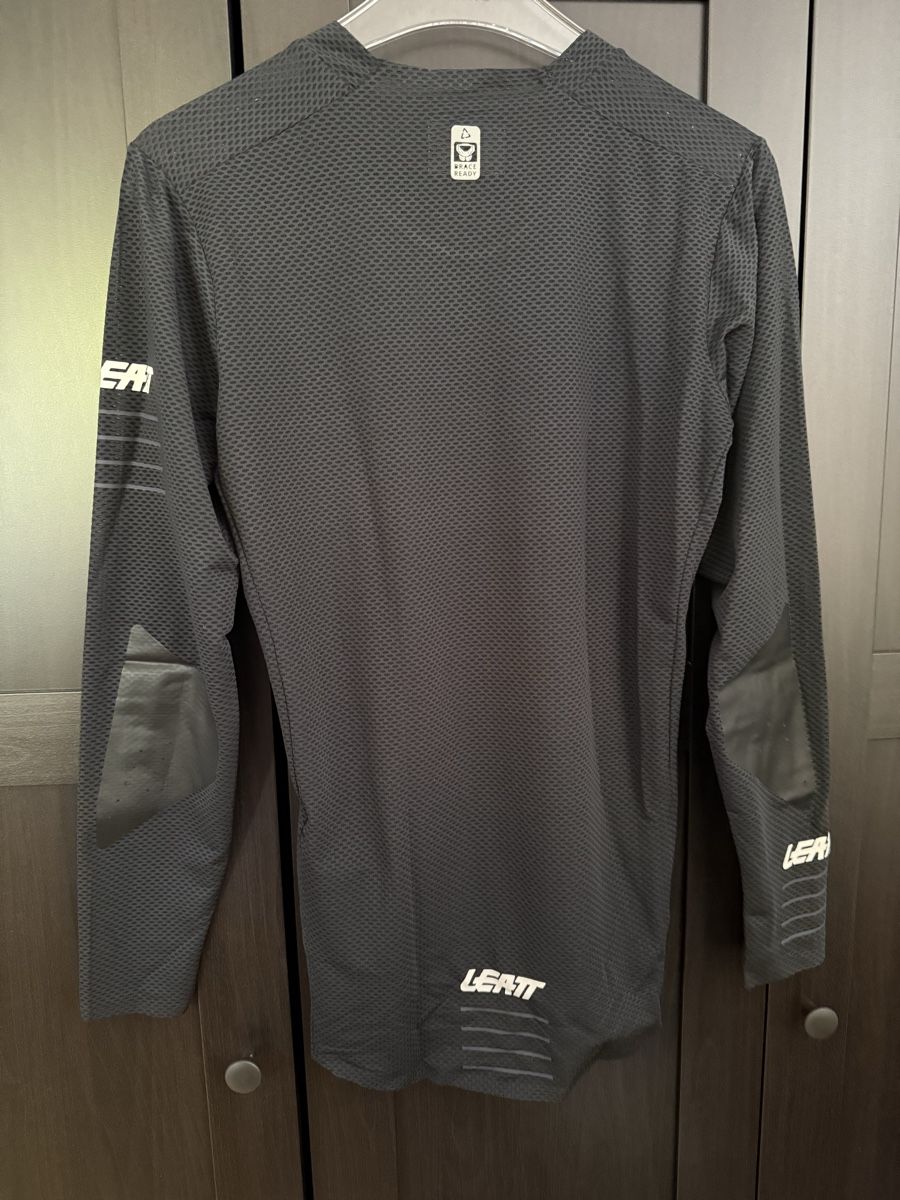 Leatt Canottiere & Pantaloni: Leatt Damen Bike Jersey Gravity schwarz Gr. M  – Usato da Rüti ZH venduto da nadi_977 1