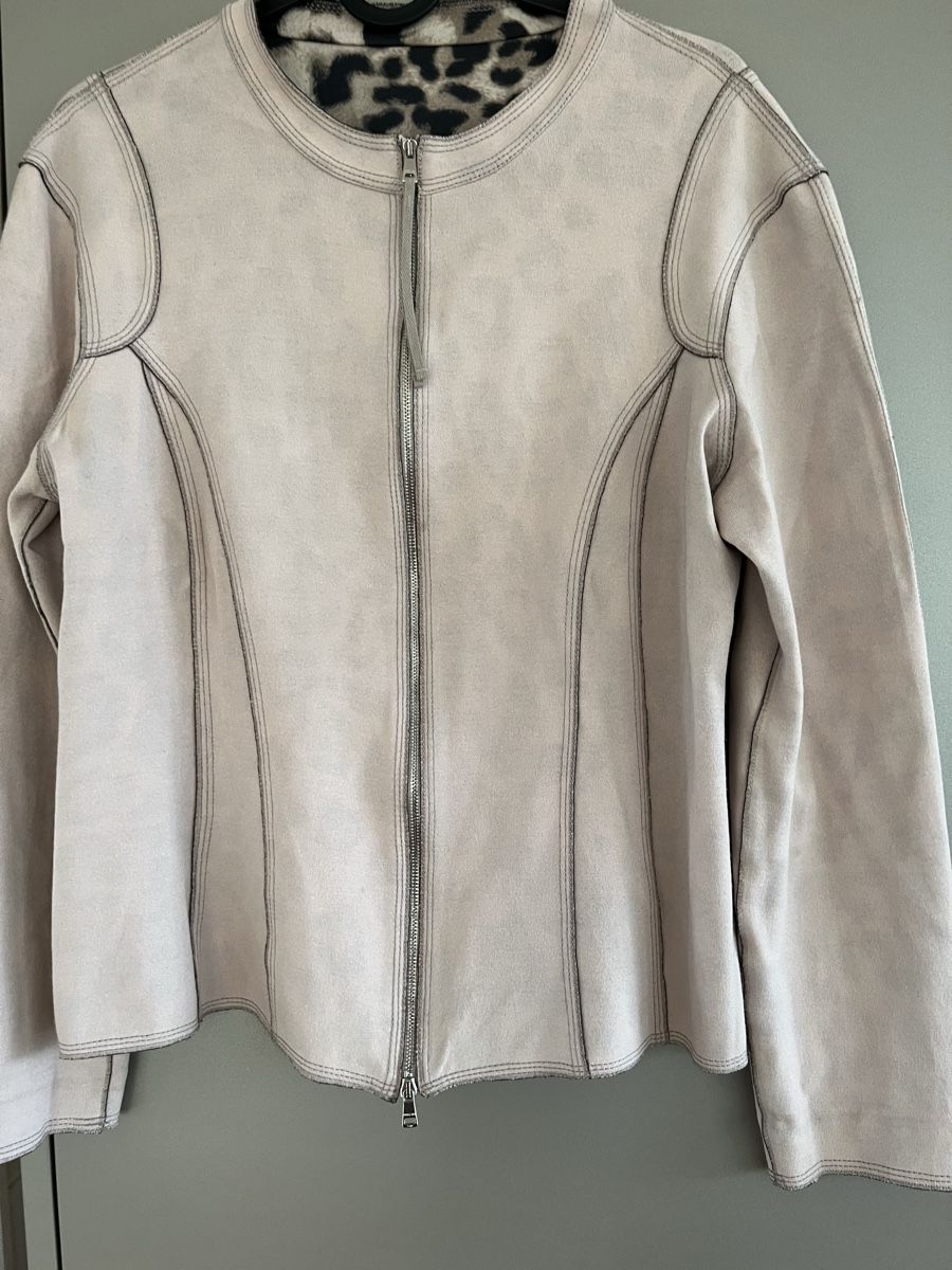 Marc Cain Pulls & Sweat-shirts: Marc Cain-Doppelseitig..Neu.Preis 290Fr. – D'occasion à rorschach par minadj 2