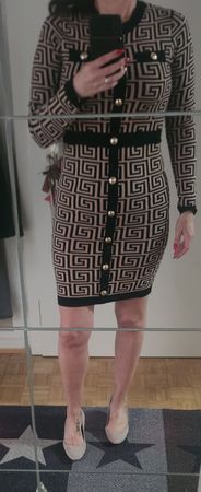 Strickkleid mit Muster Gr. S, Goldknöpfe, elegant, Neuwertig