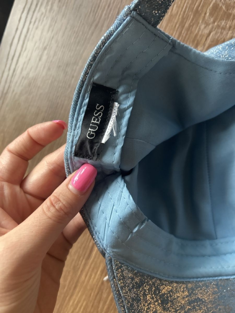 Autres vêtements & accessoires: Guess kappe – Neuf (Voir description) à Gossau SG par deb_kp7p 3