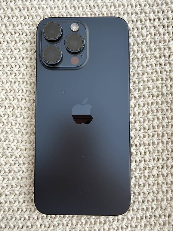 Apple Telefoni cellulari / Smartphones: iPhone 15 Pro Max 256GB – Usato da Leytron venduto da airlines00 1