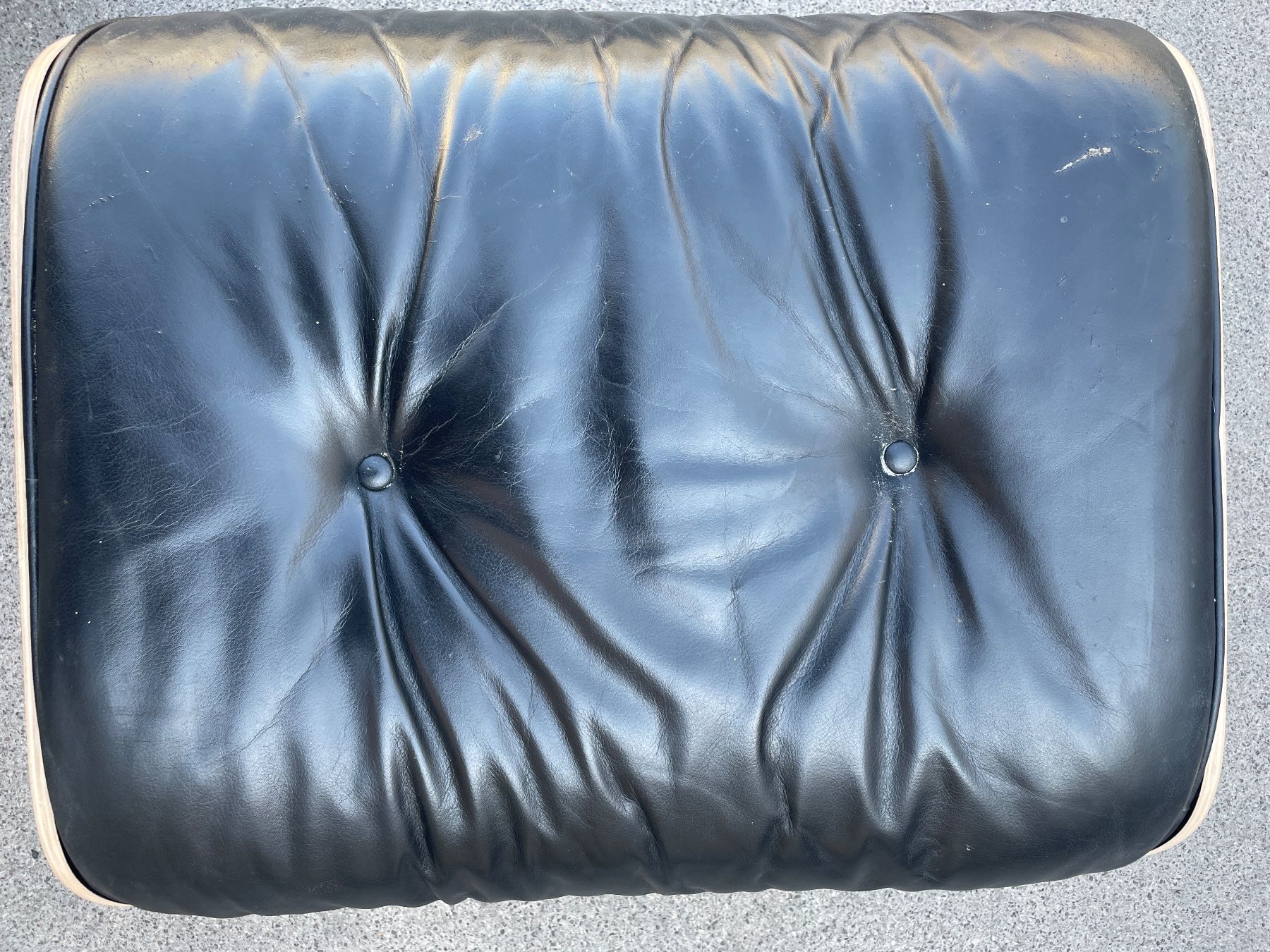 Vitra Hocker: Original Vitra Ottoman - Designklassiker - Eames – Gebraucht aus Basel von MattiaH 3