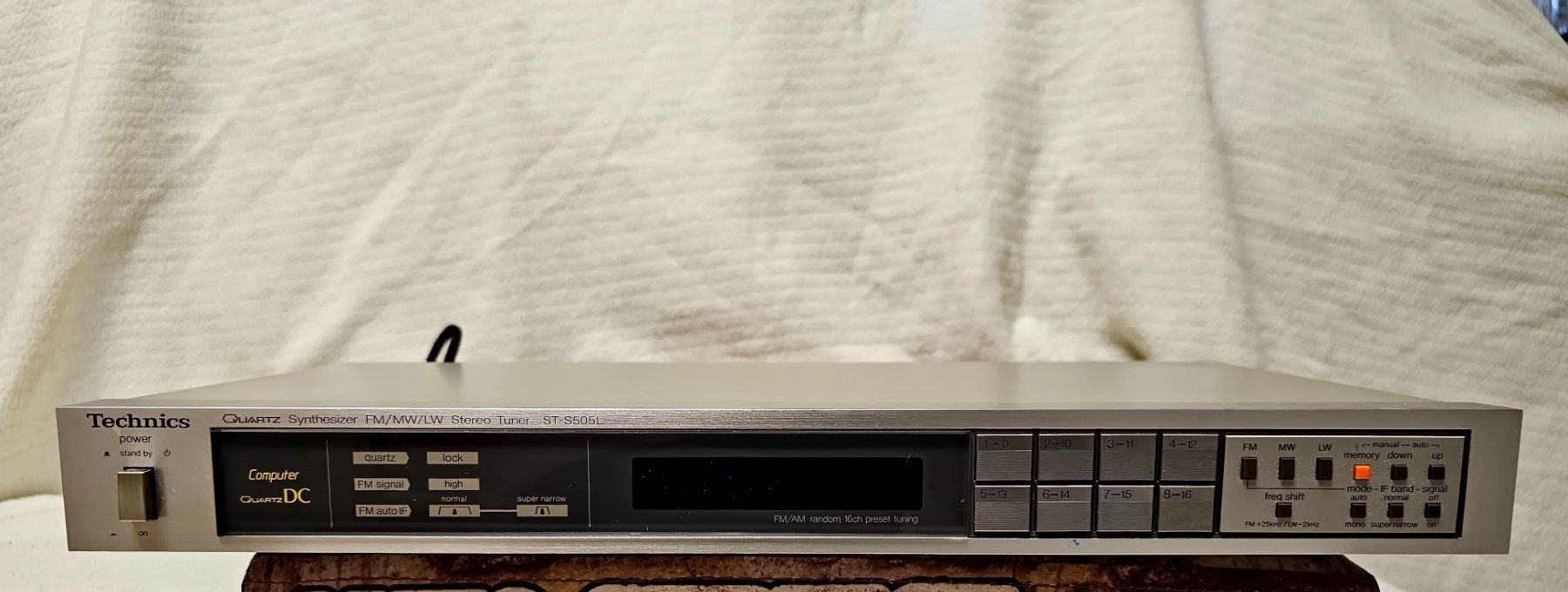 Technics Radio: Technics ST-S505L AM/FM Stereo Tuner – Usato da Uster venduto da Swisss2020