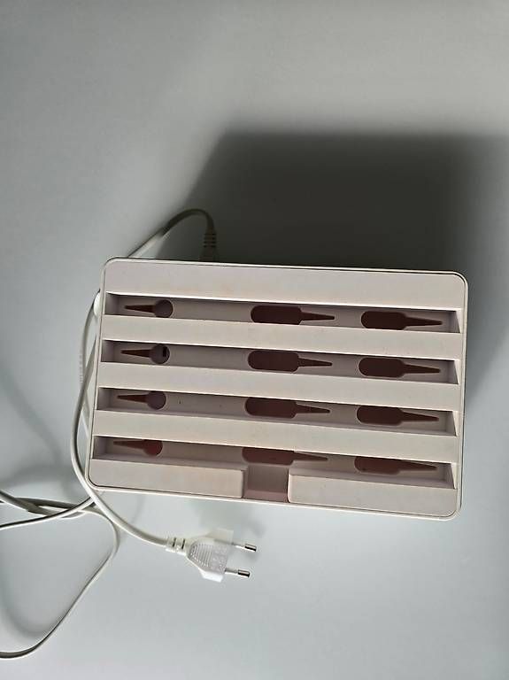 Caricabatterie: Alldock USB-Ladestation mit 4x USB-A Modell 0519 white – Usato da Thun venduto da Umd