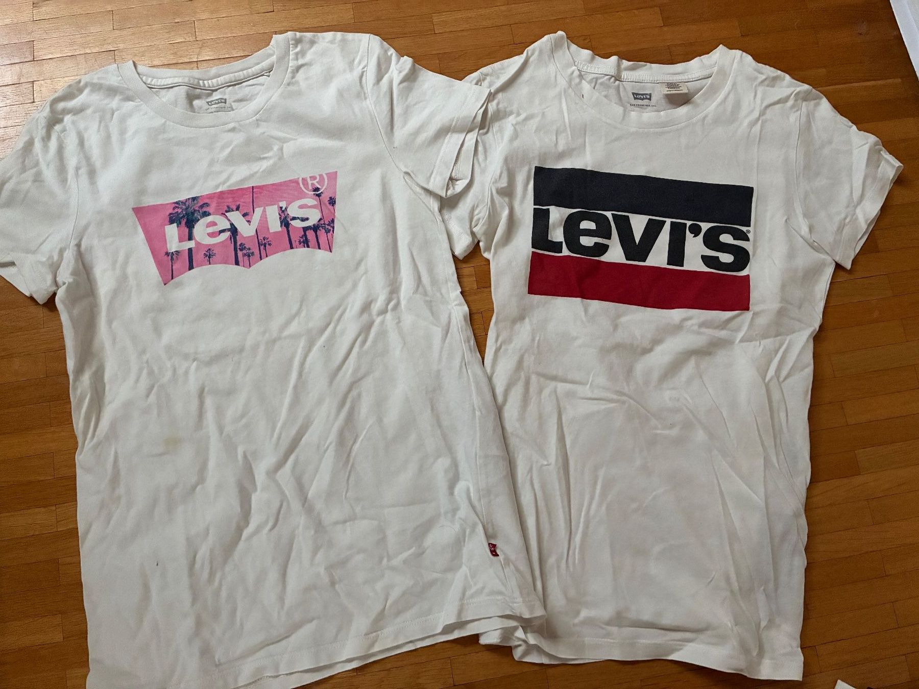 Levi's Lotti & Set di vestiti: 2 x LEVIS t shirt xs – Usato da Veyrier venduto da gnoom74