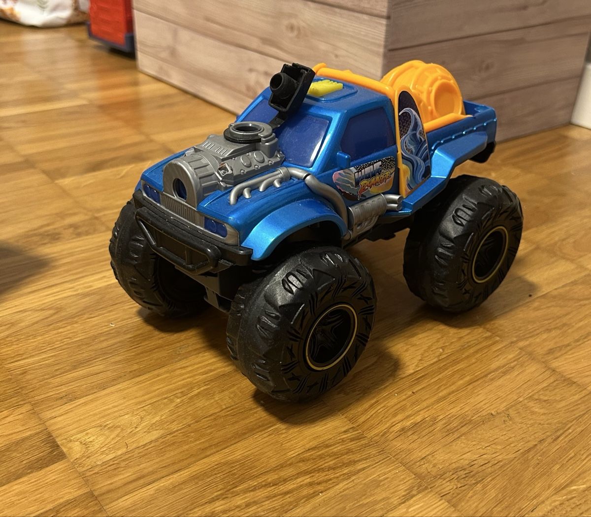 Spielzeuge: Spielzeugauto Monster Truck – Gebraucht aus Mellingen von sci_pgd8