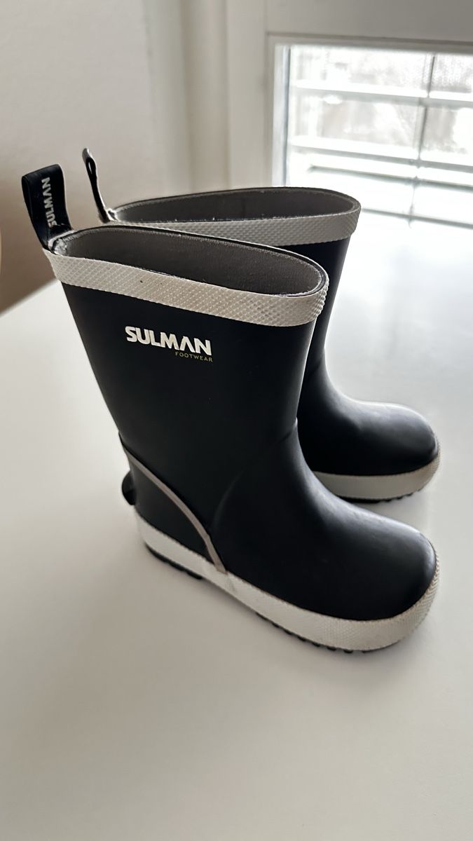 Scarpe per ragazzi: Gummistiefel /  Rain Boots - Size 24 – Usato da Zürich venduto da KrisZH