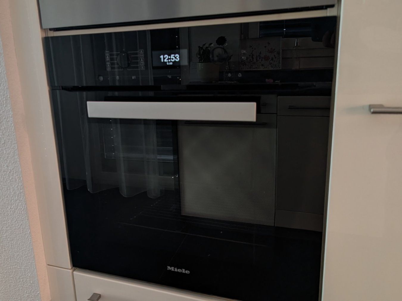 Miele Forni: Miele Einbaubackofen H 6460-60BP SW – Usato da Aadorf venduto da Globi81