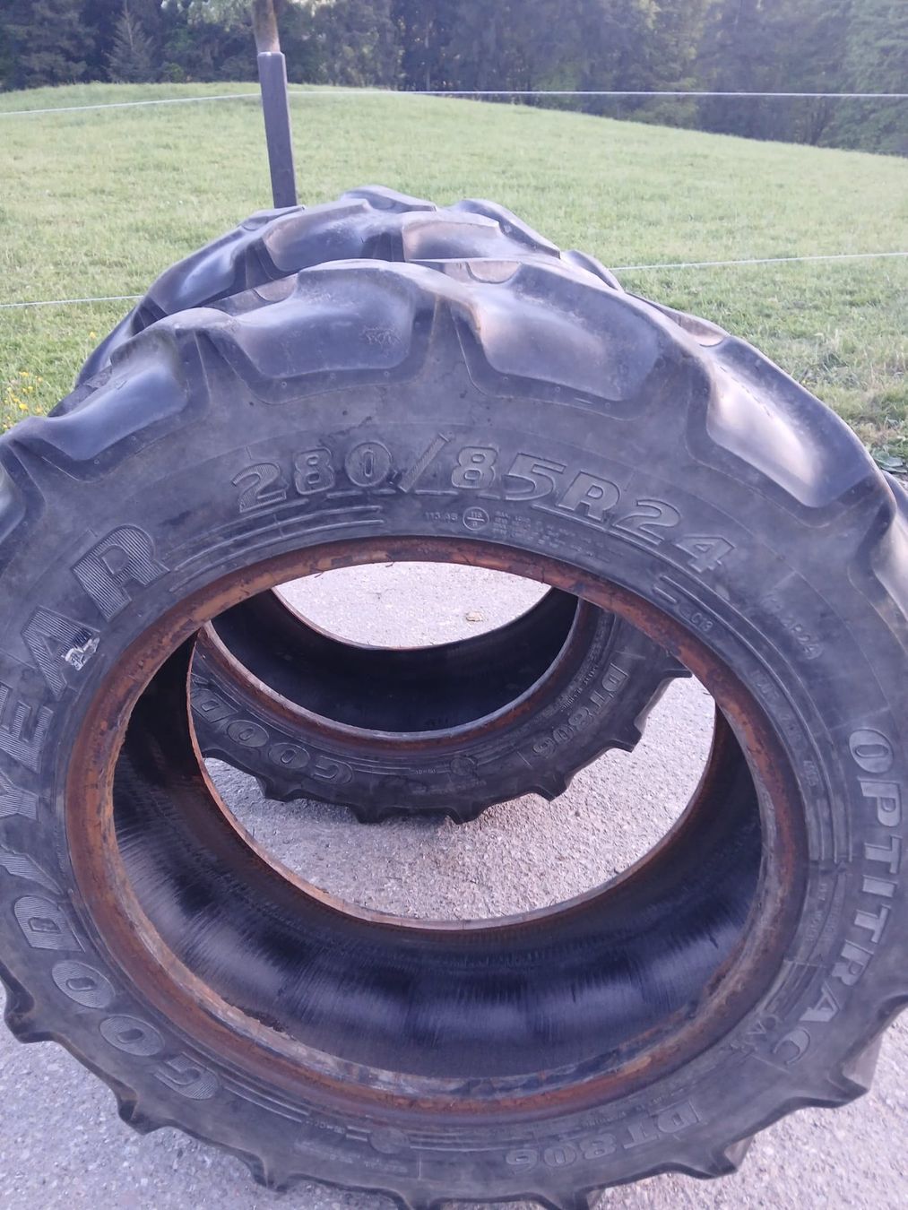Goodyear Pneus & Kompletträder: Traktorreifen Goodyear 280/85R24 – Gebraucht aus Gettnau von tob_8j8c