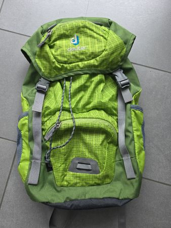 Deuter Wanderrucksack / Top Zustand / Grün, ideal für Teenie