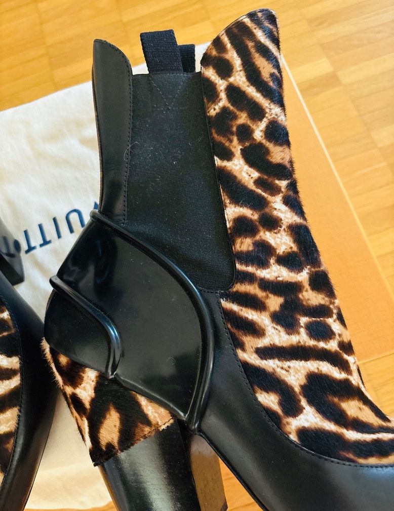 Louis Vuitton Scarpe da donna: LOUIS VUITTON Stiefeletten – Nuovo (secondo la descrizione) da Zurich venduto da MX1000 3