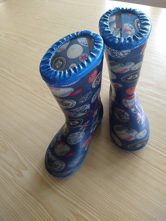 Scarpe per ragazzi: Gummistiefel Gr.25 – Usato da Ebnat-Kappel venduto da Schneehas20