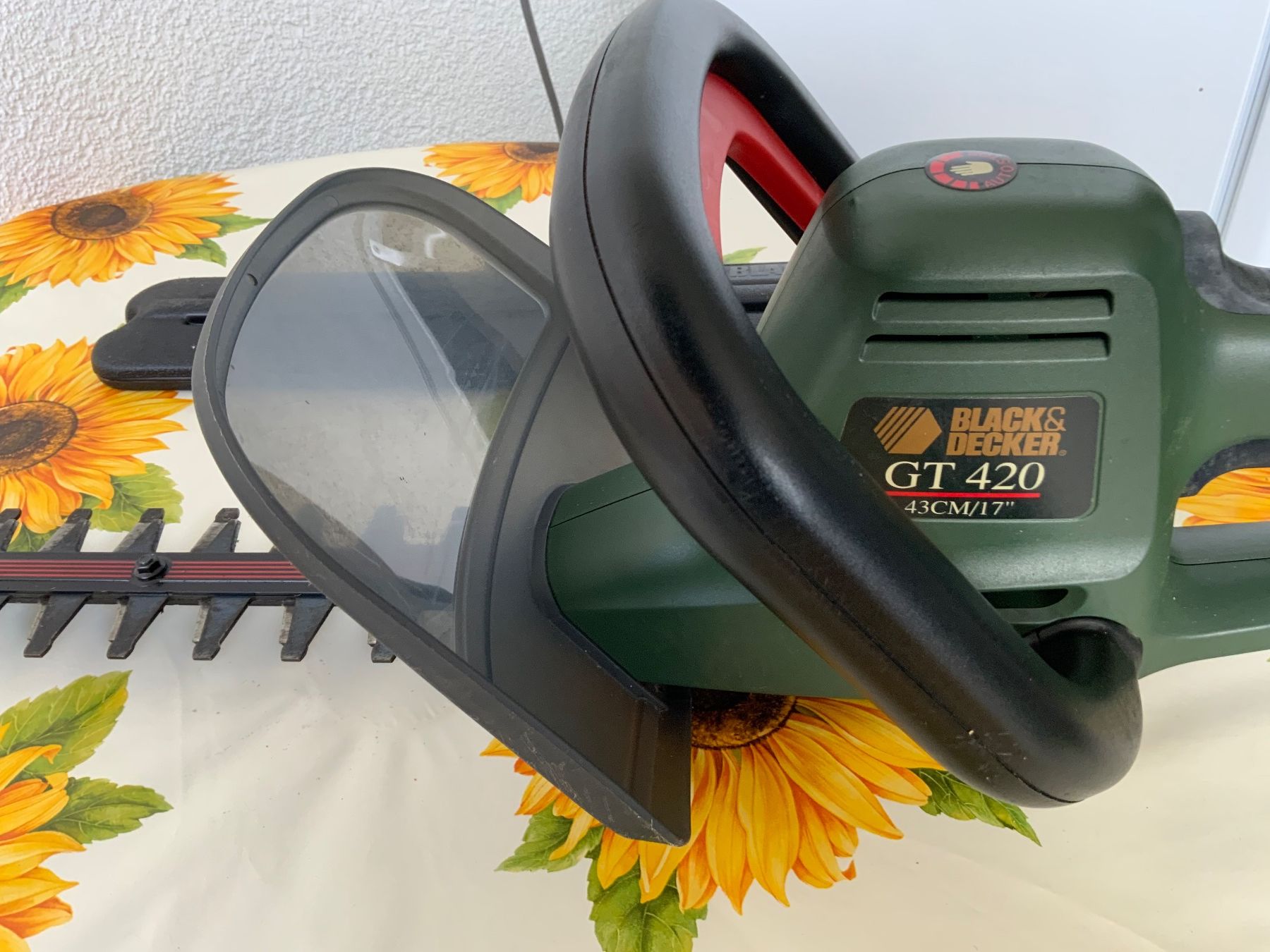Alle Werkzeuge: Heckenschere BLACK+DECKER GT 420 43cm – Gebraucht aus Schübelbach von Hecht11. 2