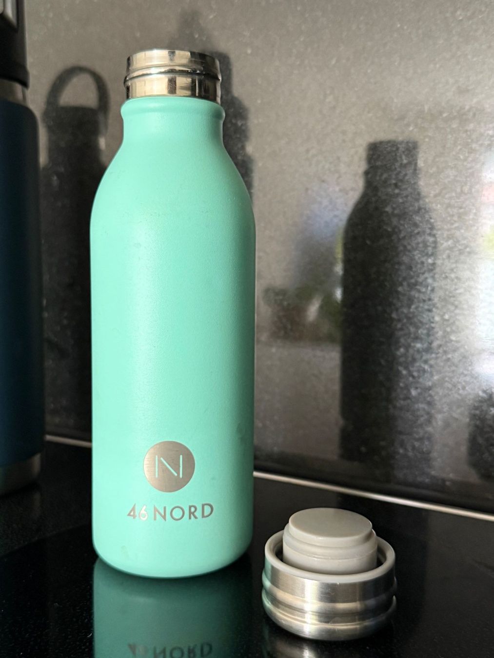 46 Nord Borracce & Thermos: 46 Nord Trinkflasche isoliert – Usato da Pontresina venduto da Dolly14