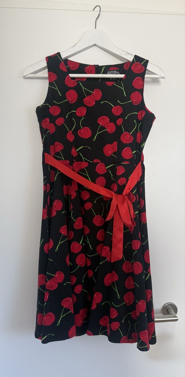 Robes et jupes: Kirschen Kleid, 11-12 years – Neuf (Voir description) à Reinach BL par noe_15