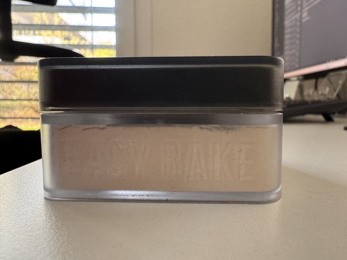 Huda Beauty Make-up: Huda Powder Pound Cake – Gebraucht aus Niederglatt ZH von Nicole2911 2