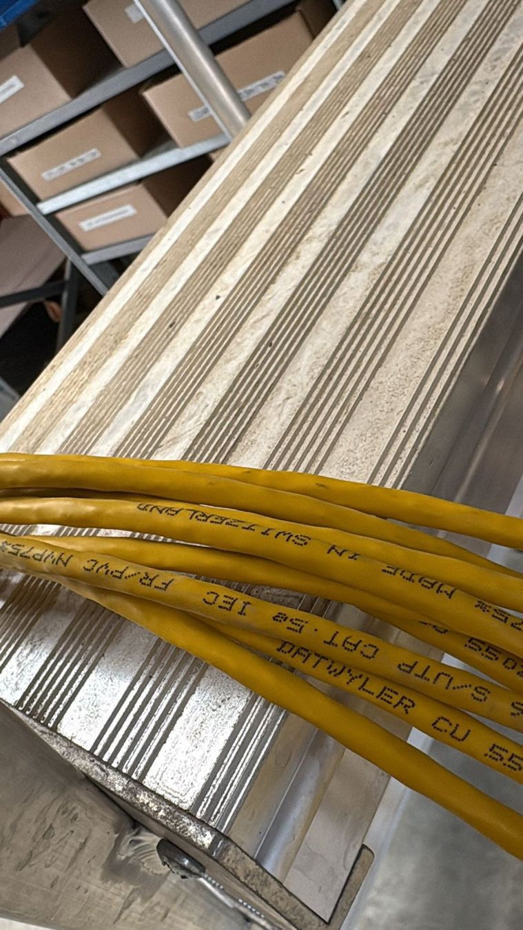 Cavi: Ethernet Kabel Cat.5e / 1 Meter – Nuovo (secondo la descrizione) da Sursee venduto da Network_41AG 2
