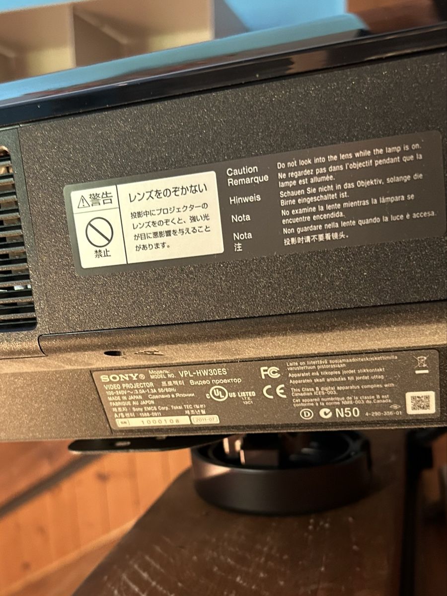 Sony Home Cinema: Home cinema complet Projecteur + Ecran – Usato da Lausanne venduto da lo_99 1