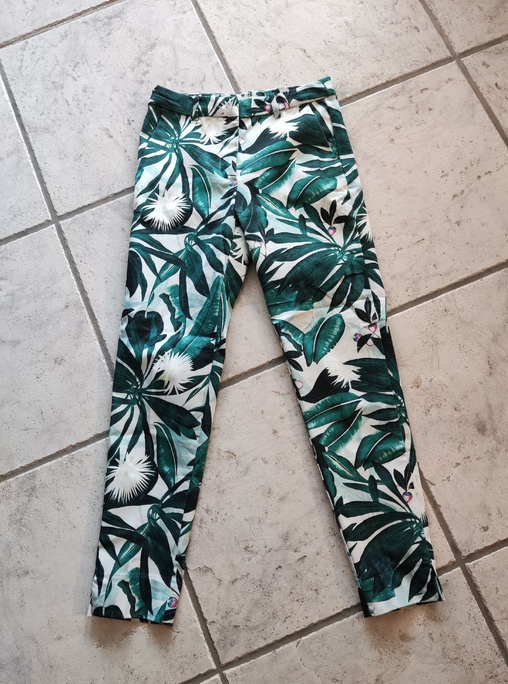 H&M Pantaloni: Sommerhose Größe 34 – Nuovo (secondo la descrizione) da Chur venduto da Rodanisa 2