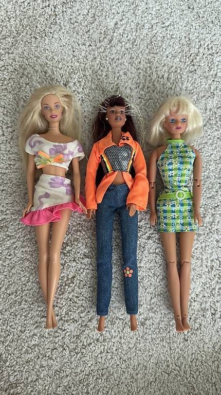 Bambole: Div. Barbies & Ken aus den 200er – Usato da Steinhausen venduto da inmumi 2