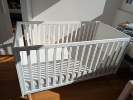 Babybett weiss, inklusive Matratze, Moltex und 2x Bezug