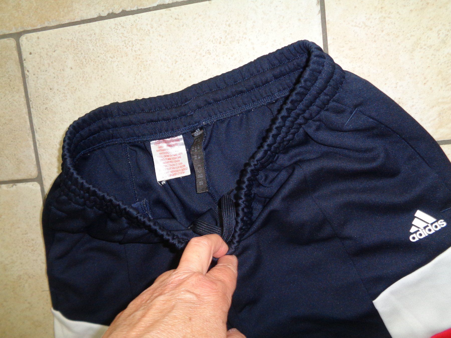 Adidas Pantaloni: Sporthose Adidas  Grösse 164 – Usato da Kreuzlingen venduto da Robi-2003 1