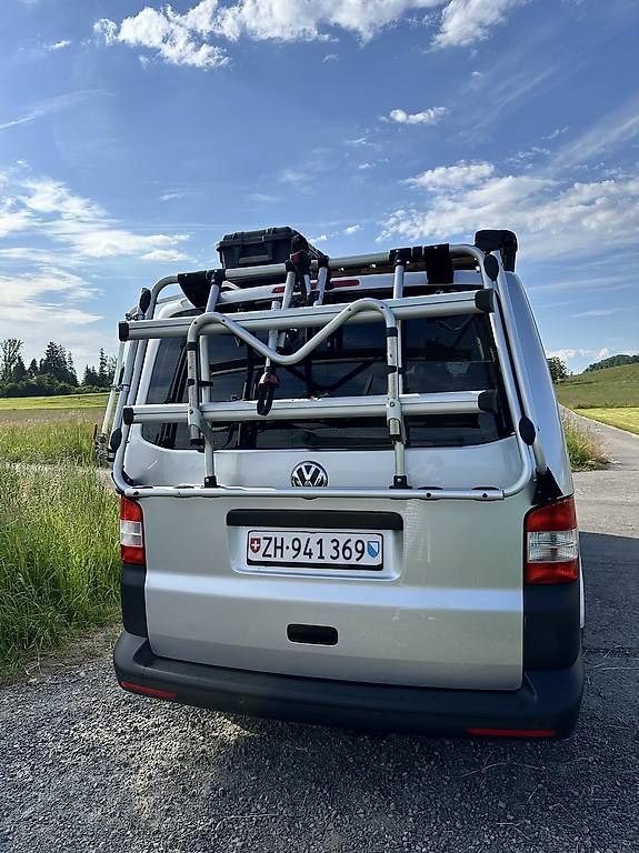 VW Camping Fahrzeuge: VW T5 4Motion Camper – Gebraucht aus Mettmenstetten von Cme.B 4