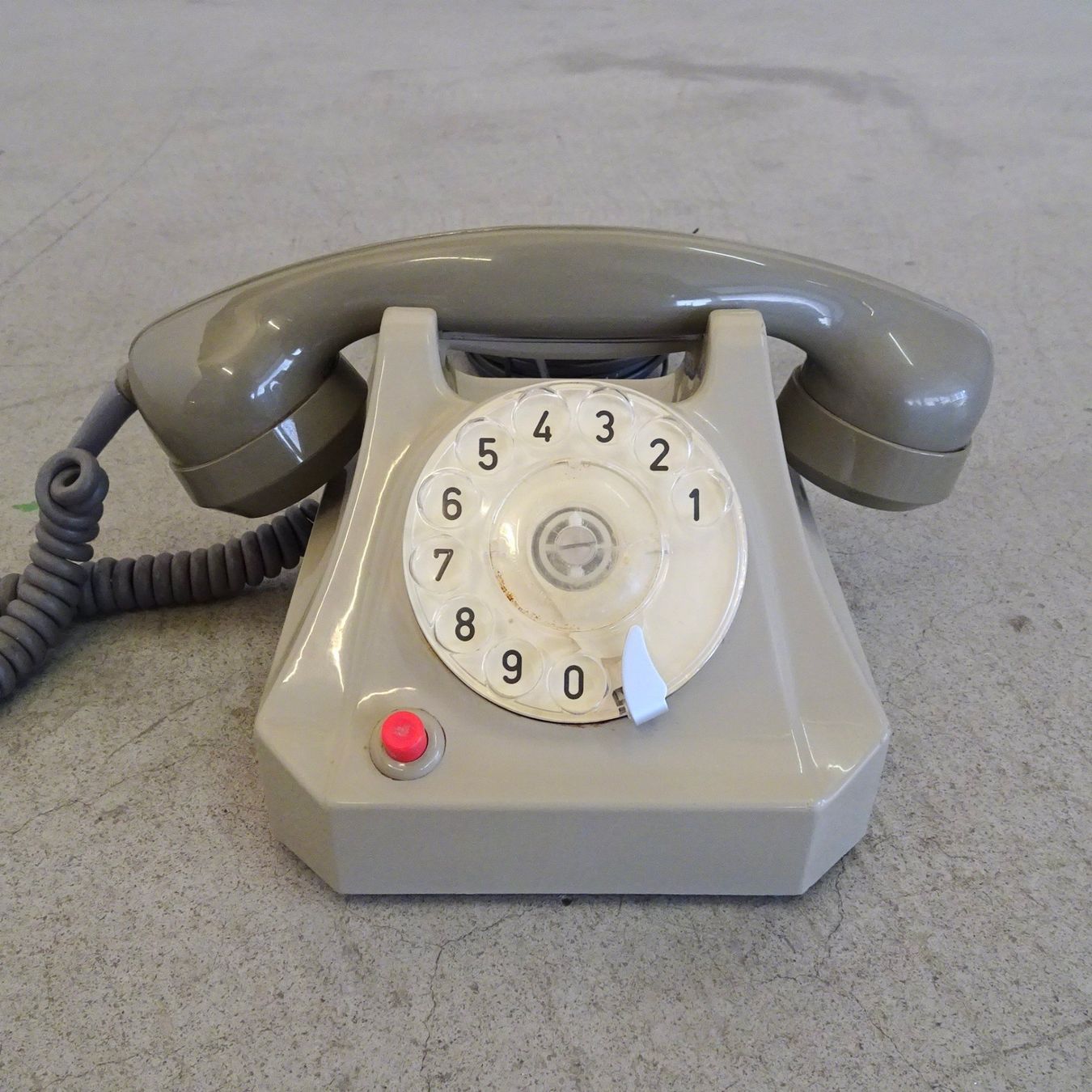 Telefoni: Vintage Telefon 1970 – Usato da Basel venduto da Brocki-auf-dem-Wolf 3