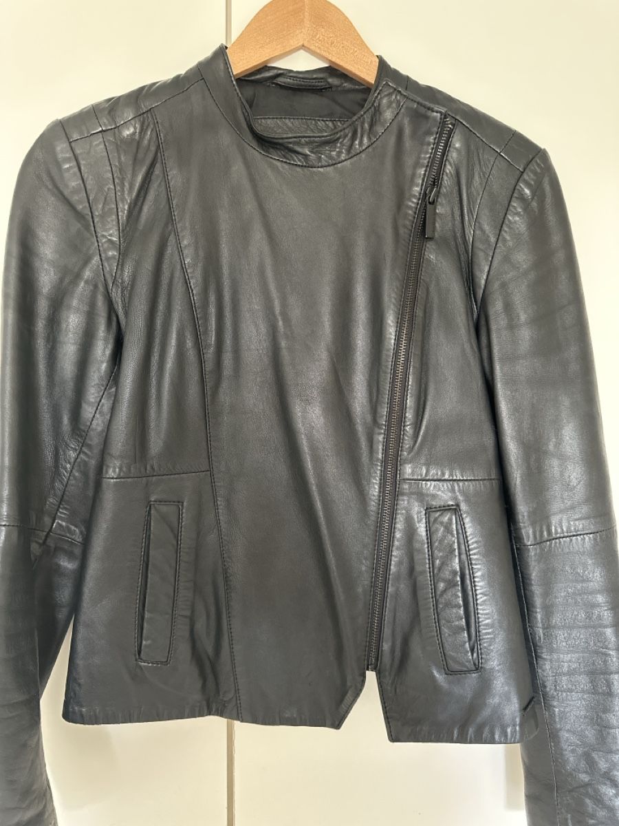 Calvin Klein Giacche: Calvin Klein Black Leather Jacket, Size S - Great Find! – Usato da Zürich venduto da car_68nt 4