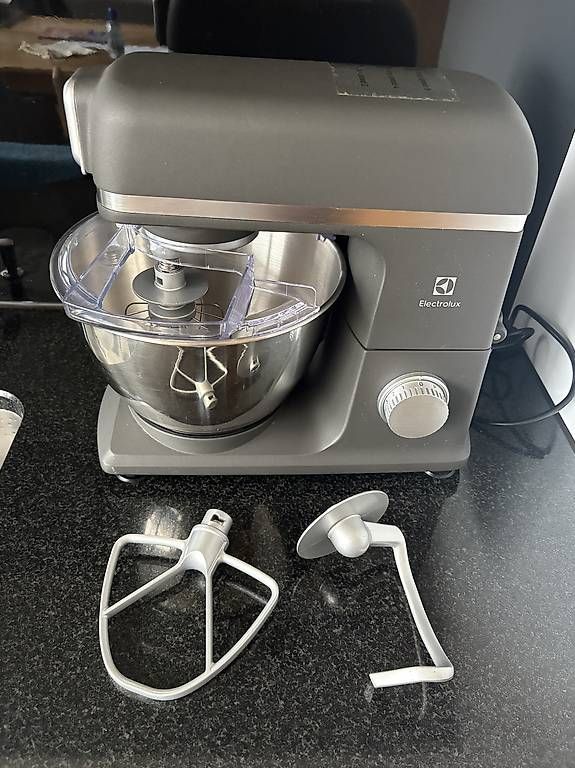 Electrolux Küchengeräte: Electrolux Küchenmaschine BPT Create 5 Black Pearl – Neu (gemäss Beschreibung) aus Schlieren von var_dms8