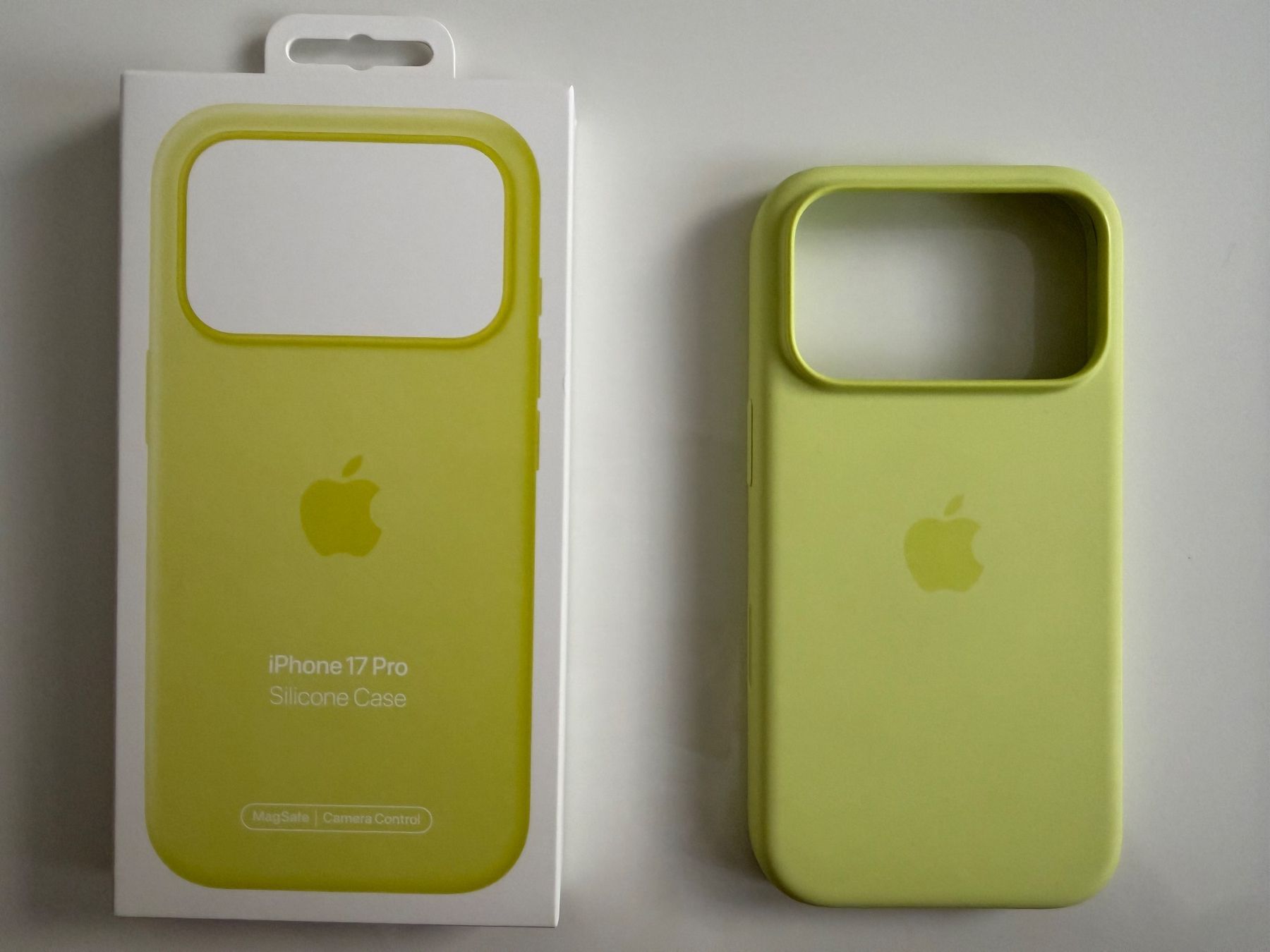 Apple Covers & Schutzfolien: Apple Silikon Case iPhone 17 Pro Neongelb – Gebraucht aus Möhlin von SabrinaRK86