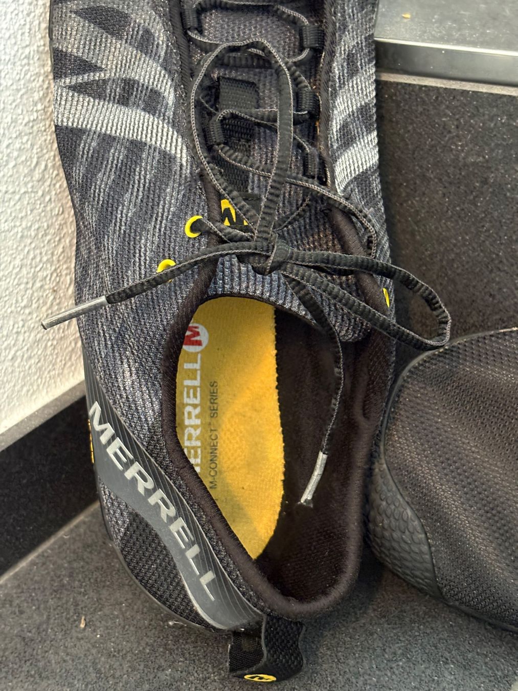 Herrenschuhe: Merrell Barfussschuh schwarz Grösse 48 – Gebraucht aus Reiden von verjaques 1