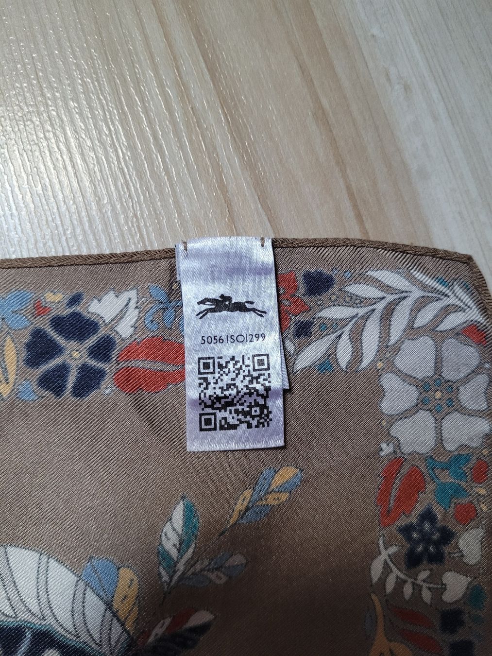 Longchamp Foulard & Sciarpe: Foulard/Seidenschal von Longchamp – Nuovo (secondo la descrizione) da Ebikon venduto da miguuu19 8