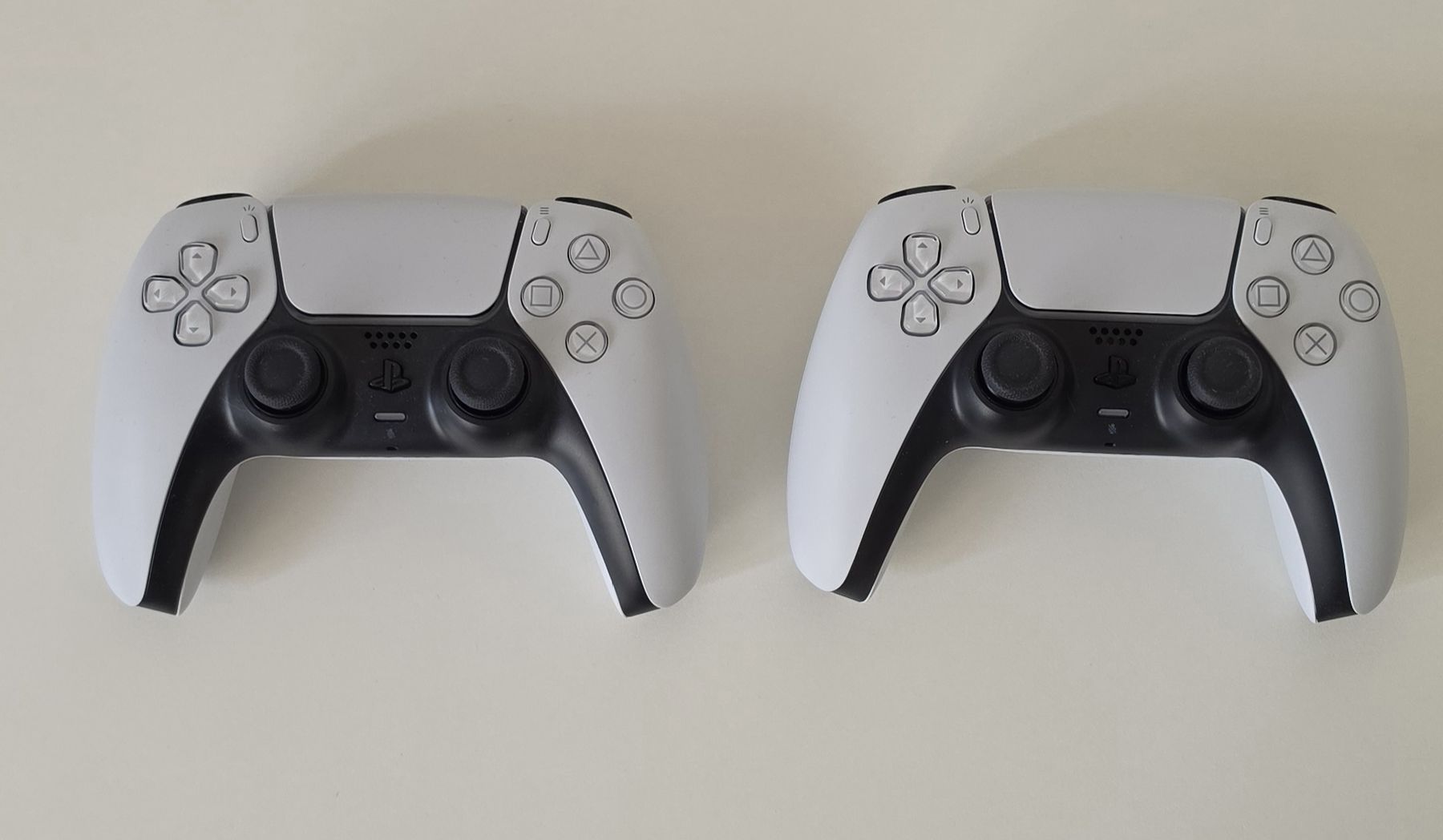 Sony Console: Top Sony PlayStation 5 Konsole/PS5 Inkl. 2 Controller – Usato da Degersheim venduto da BriSchl123 3