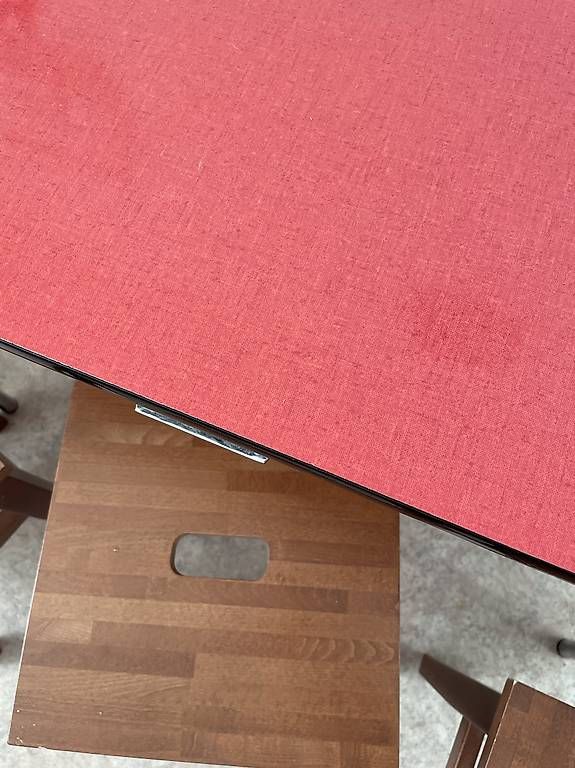 Tische: Tisch + 3 Hocker – Gebraucht aus Oftringen von est_mcq8 3
