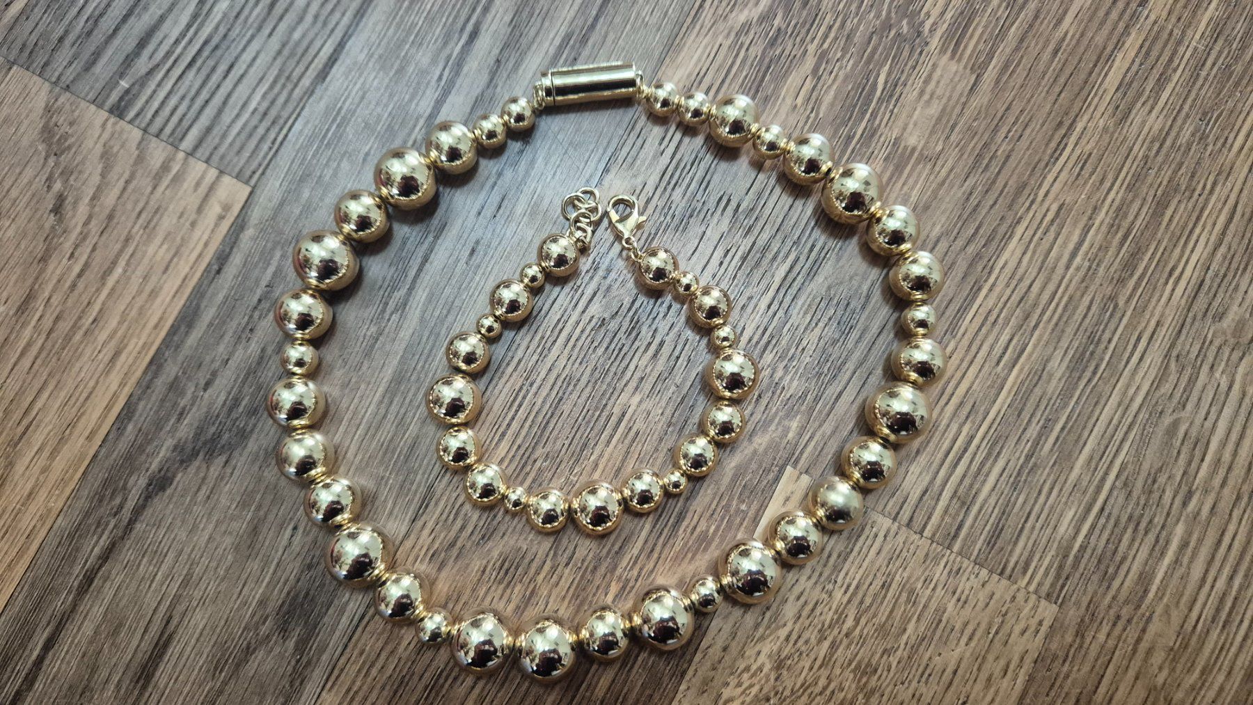 Altri gioielli: Golden necklace + bracelet set – Usato da Zürich venduto da monadiederich